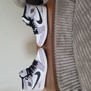 Nike Kids Sneakers - Black, White, and Gray